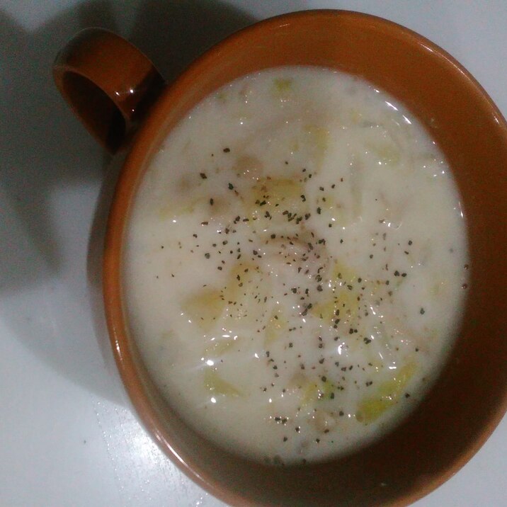 自然のとろみで温まる!真っ白野菜スープ